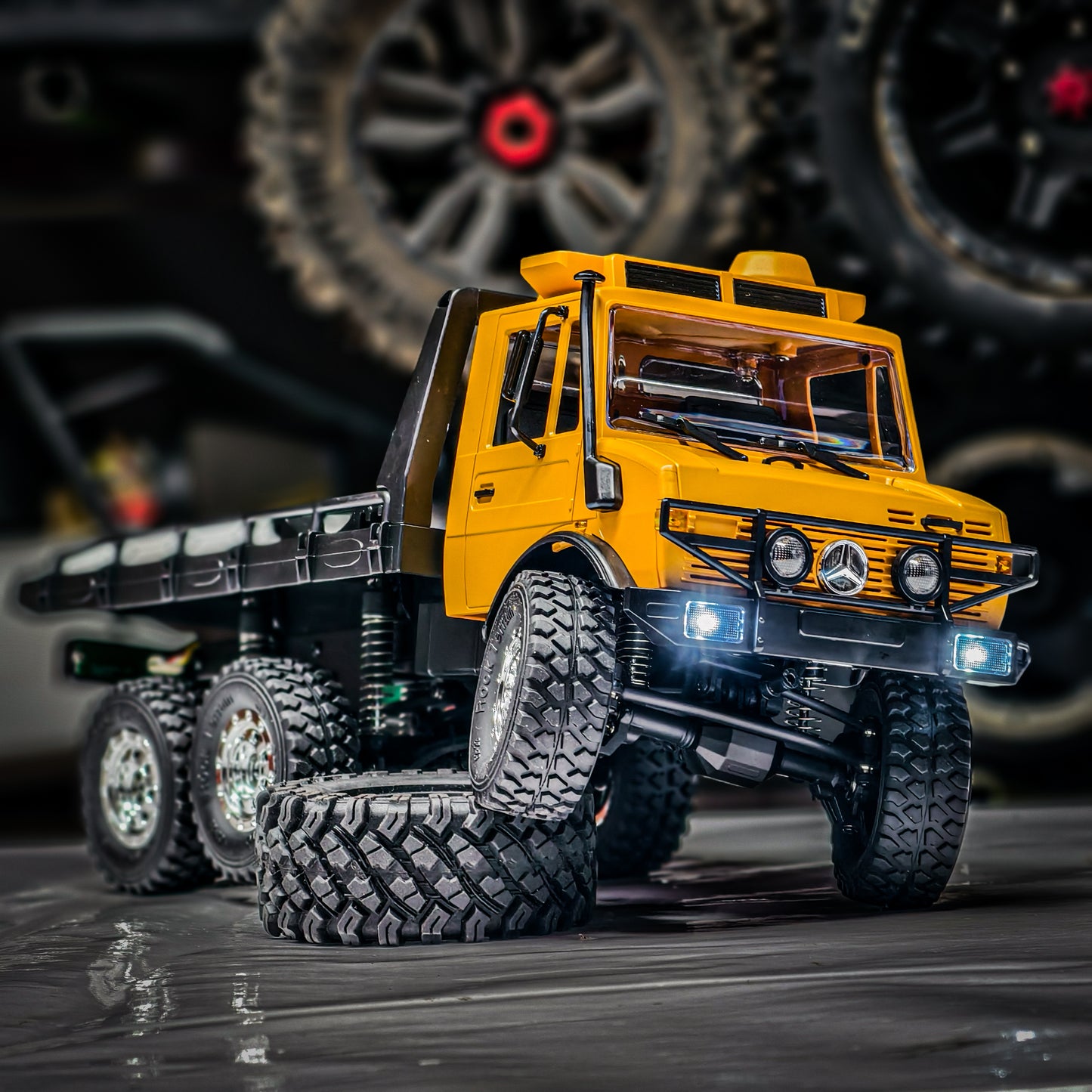 C8823 1/18 RC Car Crawler 2.4G 6WD Simulated Unimog Truck