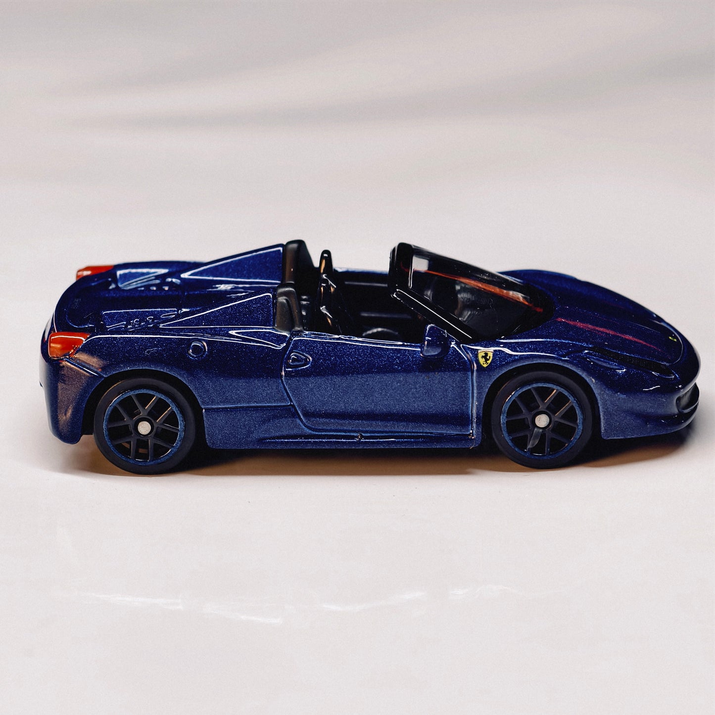 Bburago Ferrari 458 spider 1/64 scale