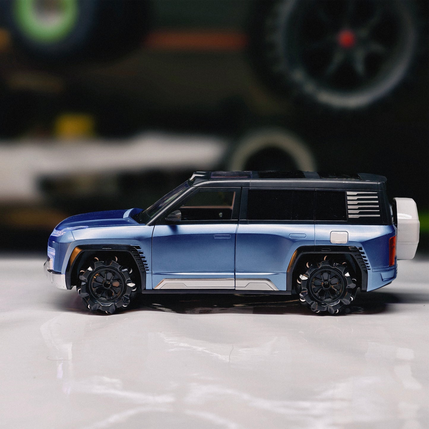 Moka U8 rechargeable 1:12 scale rc car with automatic opening Doors