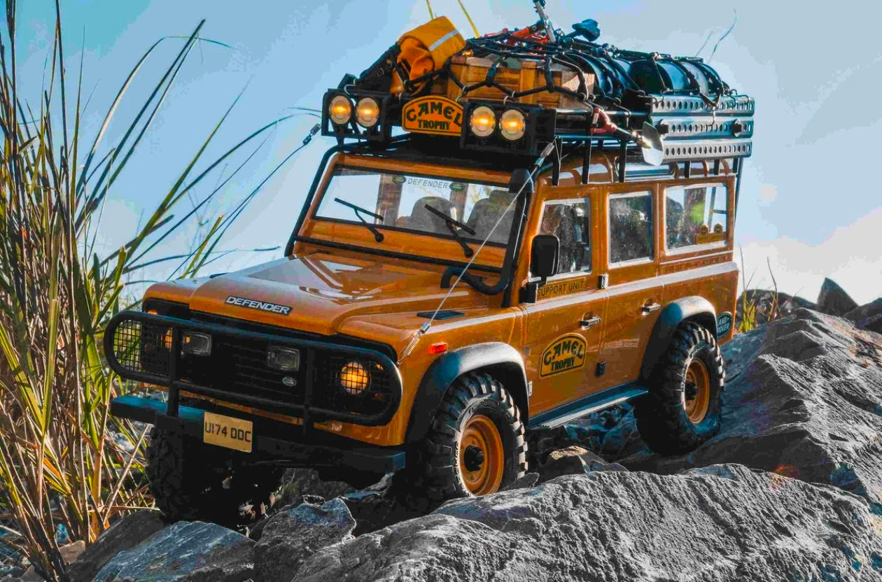 FMS 1:10 FCX10 Land Rover Defender RS Yellow